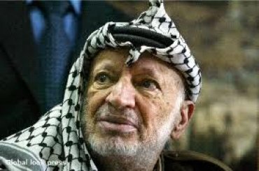 В Рамалле достали из могилы останки Ясира Арафата