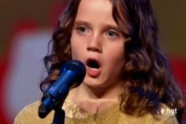В Голландии нашли 9-летнюю девочку с голосом оперной певицы