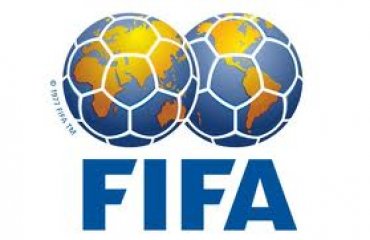 ФИФА наказала Грецию и Хорватию за расизм болельщиков