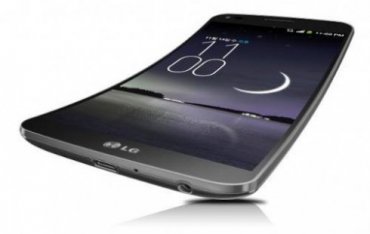 LG изощряется в производстве изогнутых смартфонов