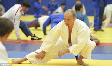 Путину присвоили девятый дан по тхэквондо