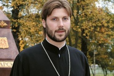 Обвиненный в педофилии священник РПЦ не спешит возвращаться в Россию
