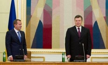 Янукович срочно собирает СНБО