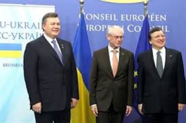 Брюссель все еще надеется, что Янукович подпишет в Вильнюсе соглашение с ЕС