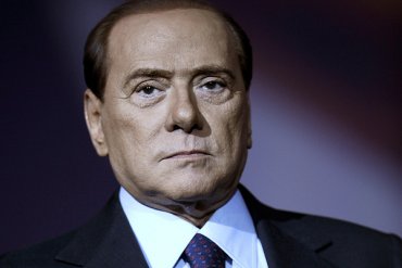 Берлускони лишили депутатского мандата