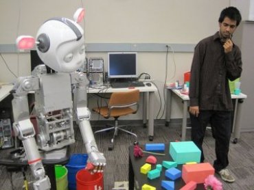 Учёные научили робота общаться по-человечески
