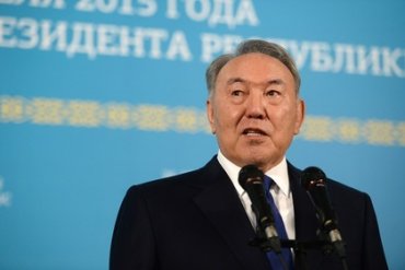 Назарбаев считает себя незаменимым