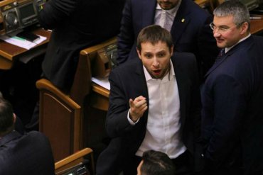 На заседании антикоррупционного комитета Парасюк избил начальника управления по борьбе с коррупцией СБУ