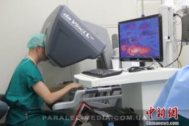 В Китае робот выполнил первую операцию на почках