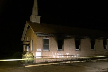 В США подожгли церковь в поддержку Трампа