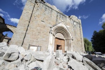 Католическое радио назвало землетрясения в Италии «карой Божьей» за гей-браки