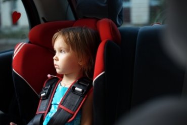 В России запретили оставлять детей в автомобилях даже на минуту