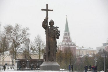 Порошенко обвинил Россию в присвоении украинской истории