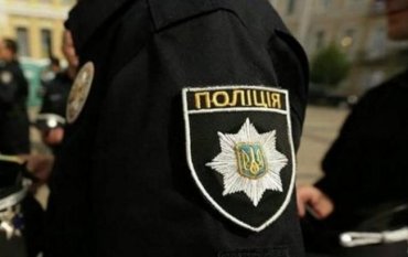 В Киеве полицейские прибыли на вызов и ограбили квартиру