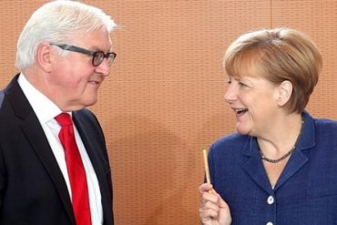 Меркель официально представила Штайнмайера как кандидата в президенты ФРГ