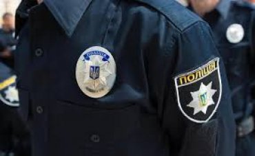 Полиция задержала мужчину, избившего патрульную в Киеве