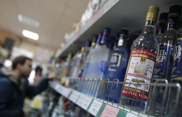 Российская экономика валится из-за падения продаж водки