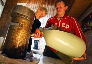 В Псковской области официально разрешили гнать и продавать самогон