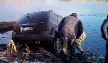 На Черкасщине рыбаки нашли затопленный внедорожник с мертвыми людьми