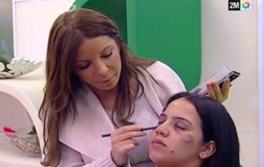 На государственном ТВ Марокко женщин учат гримировать синяки и ссадины, оставленные мужьями