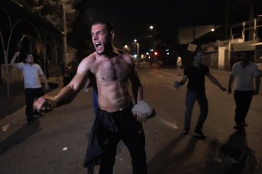 Бунт в Дагестане: жители забросали полицию камнями