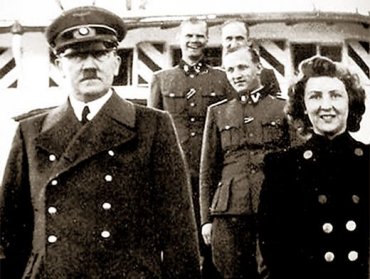 Снимки голой жены Гитлера вызвали возбуждение у блогеров