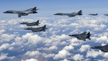 Бомбардировщики США уже летают над Корейским полуостровом