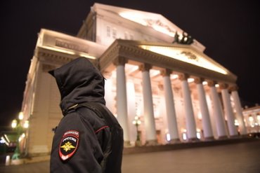 Зрителей Большого театра в Москве эвакуировали в связи с угрозой взрыва