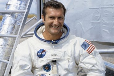 Умер астронавт Ричард Гордон, облетевший Луну