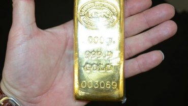 В мире рекордно упал спрос инвесторов на золото