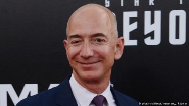Глава Amazon стал богатейшим человеком мира после «черной пятницы»