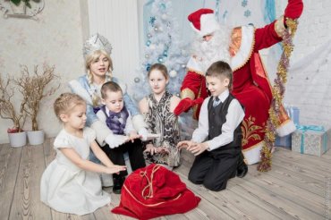 В российских детсадах запрещают Дедов Морозов