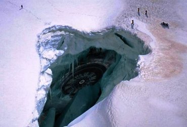 В Антарктиде нашли вмерзший в лед корабль пришельцев