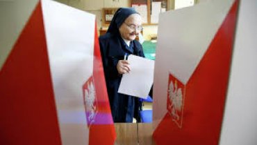 В Польше правящая партия проигрывает выборы мэров