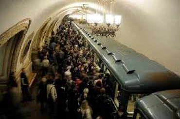 У спикера Генпрокуратуры в киевском метро украли бутерброды