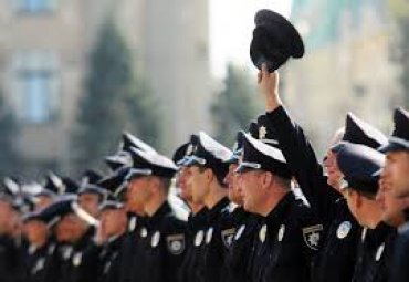 Украинцы требуют провести переаттестацию полицейских