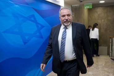 Министр обороны Израиля подал в отставку из-за перемирия с ХАМАС