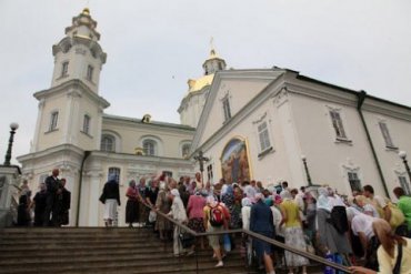 Минюст отменил передачу Почаевской лавры УПЦ МП