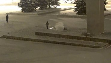 Российский школьник лишил город Вечного огня метким броском снежка