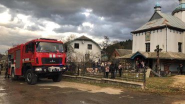 В Ивано-Франковской области загорелась 200-летняя церковь ПЦУ