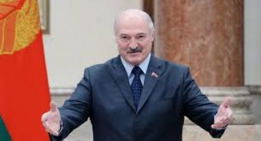 Лукашенко: «Я посиневшими пальцами за кресло держаться не буду»