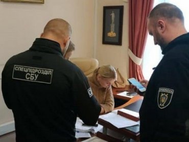 ГБР, СБУ и ГПУ проводят обыски в мэрии Одессы