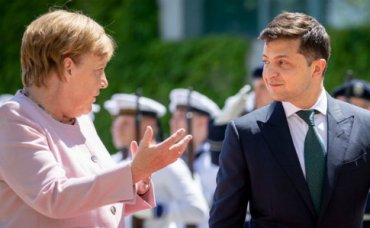 Зеленский и Меркель обсудили предстоящий саммит