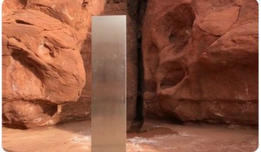 В пустыне штата Юта нашли необычный металлический монолит