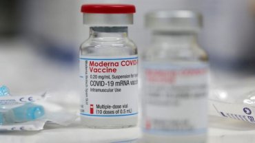 Украина получила почти 3 млн доз вакцины Moderna