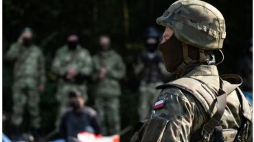 Польша объявила боевую готовность и стянула к границе с Беларусью войска