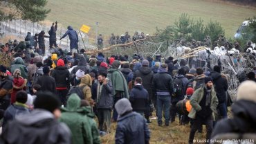 Украина укрепляет границу с Беларусью техникой и беспилотниками