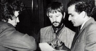 Запись не изданной песни с участием двух The Beatles нашли на чердаке. Видео