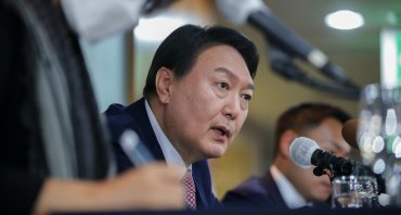 Кандидат в президенты Южной Кореи выступил против окончания войны с КНДР