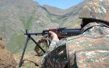 Армения и Азербайджан возобновили боевые действия: Ереван позвал на помощь Россию